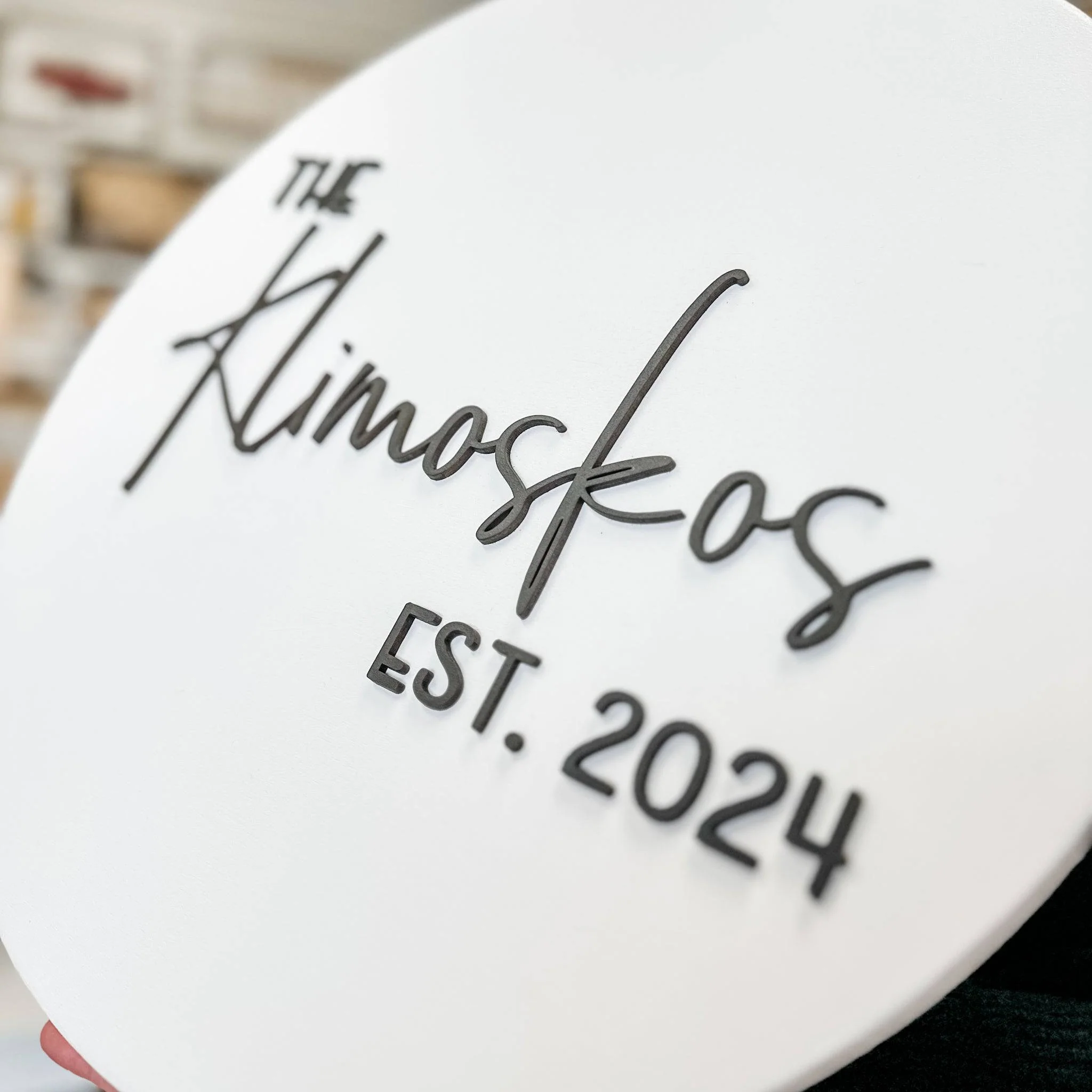 Round Family Name Sign - Image 9